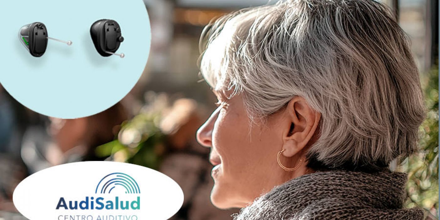 Mujer con pérdida auditiva